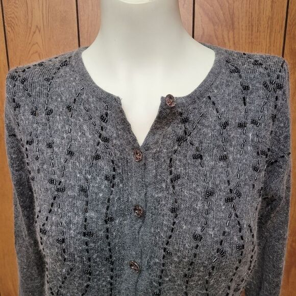 Jaclyn Smith Silk/Angora Button down Sweater Small - Picture 5 of 6